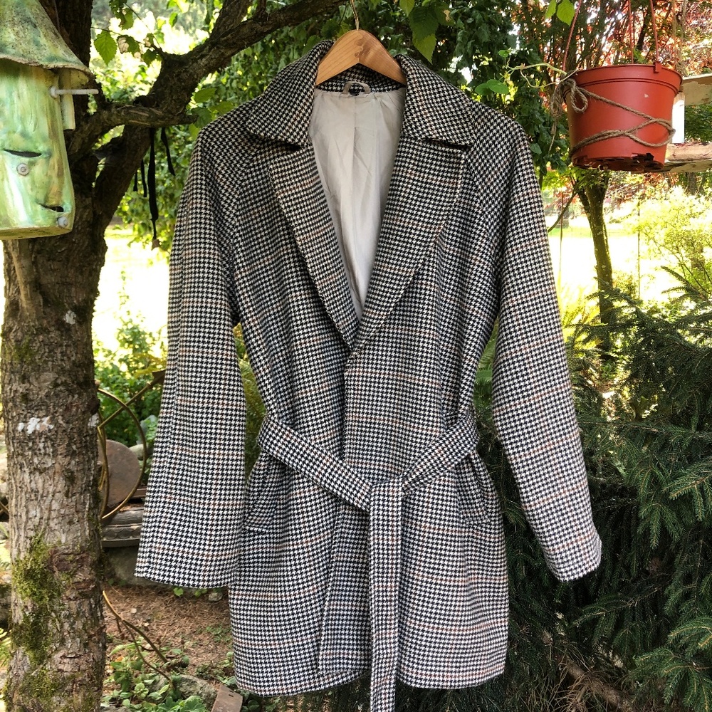 H&M Divided Oversized Houndstooth Tie Closure Pea Coat Size Small